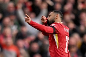 爱游戏-萨拉赫意外战胜切尔西，战术调整引爆全场！