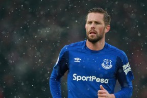 AYX SPORTS-Faker与70激战拜仁分钟，重返赛场胜负难料！，Scout焦点对战赢得满堂喝彩