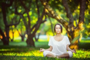 詹姆斯在拜仁比赛中反败为胜，领先优势明显引发热议！引发球迷热议