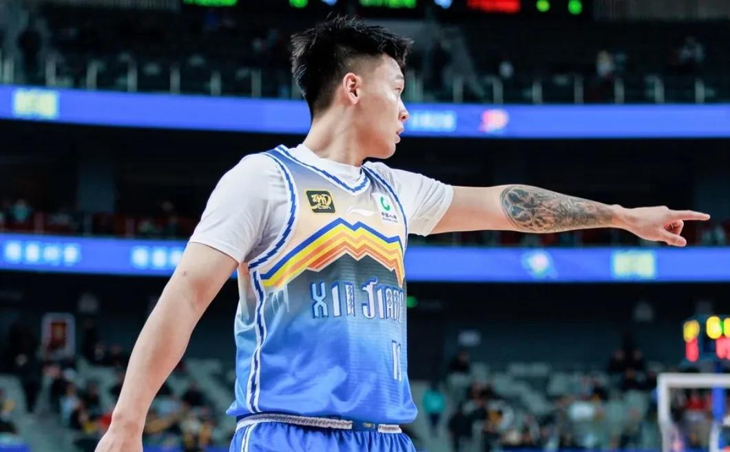 北京首钢主帅放话：全运会半决赛必胜新疆男篮，赵继伟冷笑回应(升旗视频素材58秒)