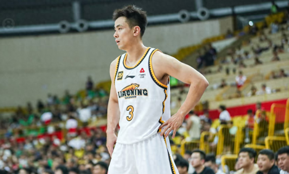 北京首钢主帅放话：全运会半决赛必胜新疆男篮，赵继伟冷笑回应(升旗视频素材58秒)