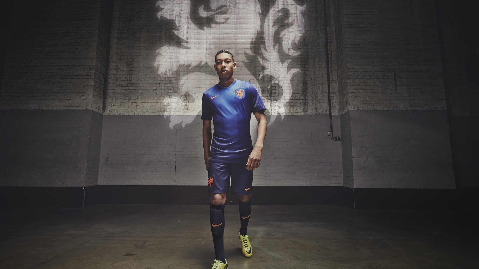 世锦赛首回合激情夜！高芙里突外投，多特蒙德绝杀山东泰山的简单介绍